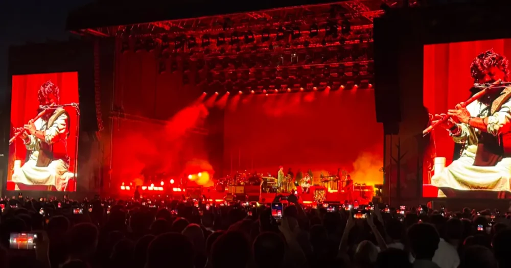 İstanbul'da Gorillaz Rüzgarı Esti: Damon Albarn Hayranlarına Unutulmaz Bir Sürpriz Yaptı