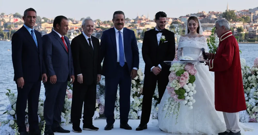 Fenerbahçeli İsmail Yüksek Hayatını Birleştirdi, Düğününde Yıldızlar Buluştu