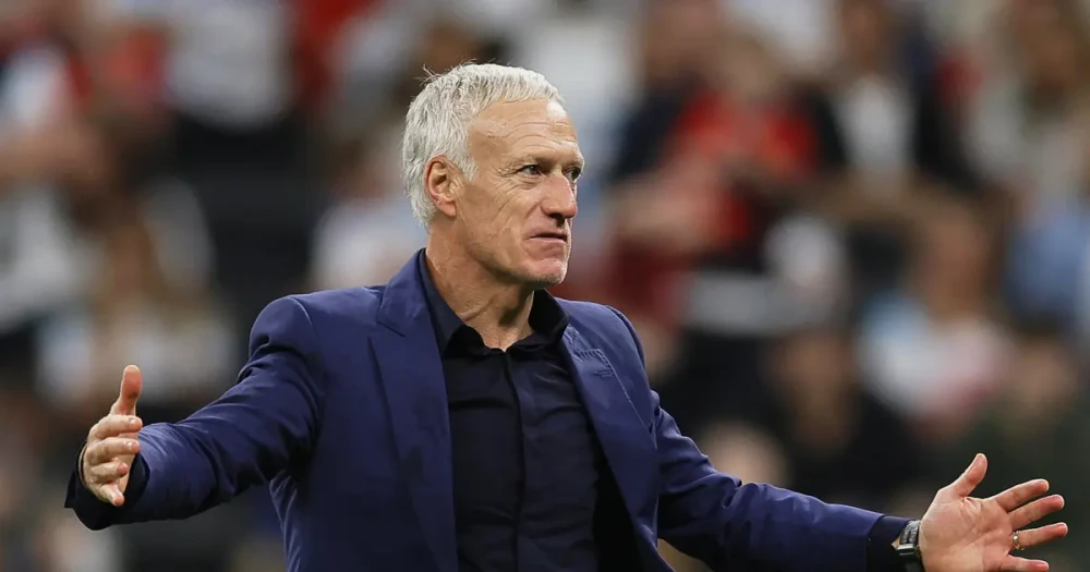 Hem futbolcu hem teknik direktör olarak kupa kazanmıştı. Fransa'da bir dönem resmen sona erdi