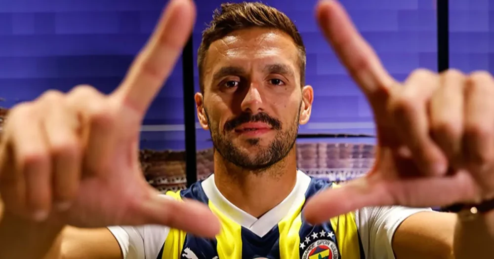 Dusan Tadic imzayı atmak üzere. Yıllar sonra geri dönüyor