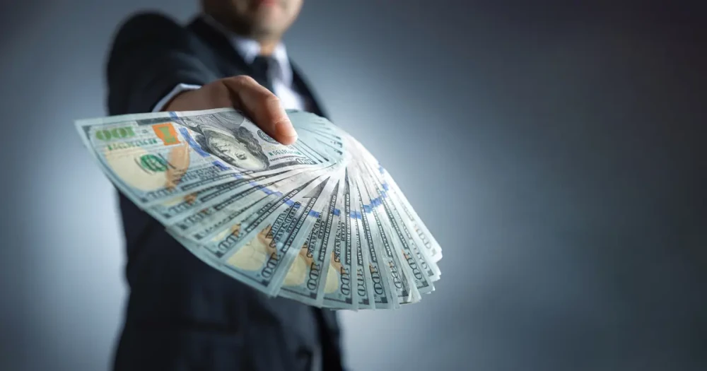 Dolar/TL'de kritik seviyeler test ediliyor