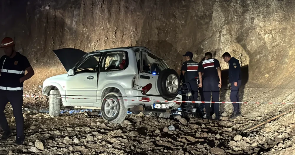 Bolu'da 15 Metrelik Uçurumdan Uçtu Derailment: 2 Hayat Kaybetti, 1 Yaralı
