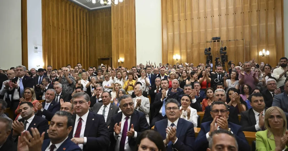 Yeni Parti Planı: Özgür Özel'in TBMM Veda Anunları