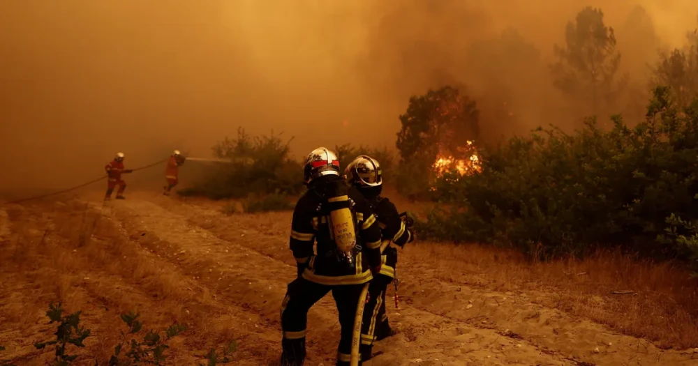 Fransa ve İspanya'da Yangın Felaketi: 100 Bini Aşkın Kişi Tahliye Edildi