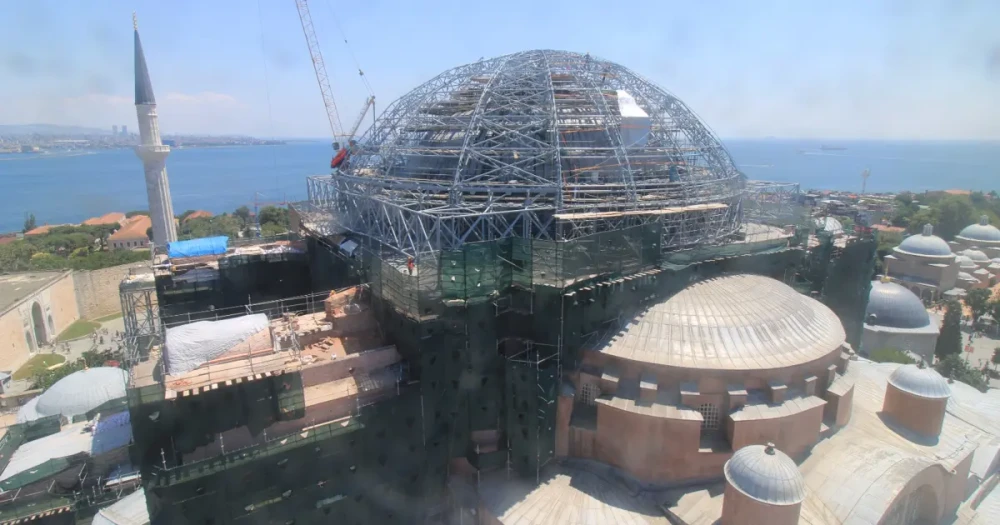 Ayasofya'nın Ana Kubbe Restorasyonu Sürüyor: Özgün Doku Korunacak