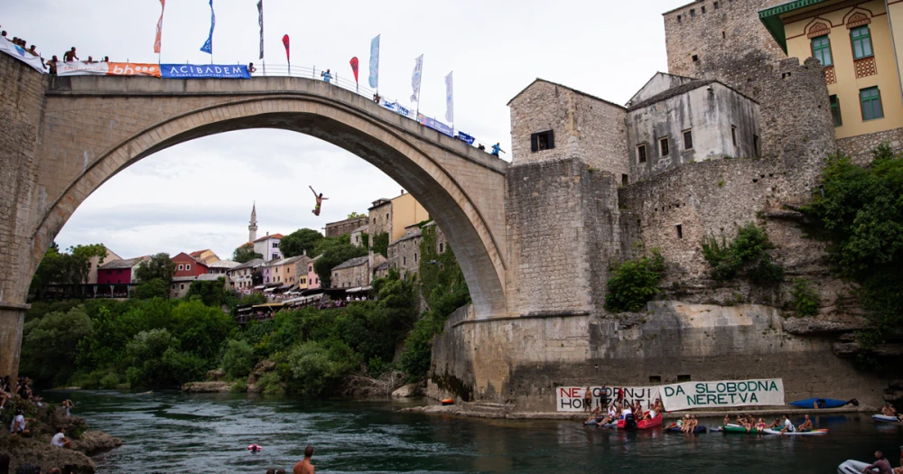 460 Yıllık Gelenek: Mostar Köprüsü Atlayışları Tarih Boyunca Sürdürülüyor